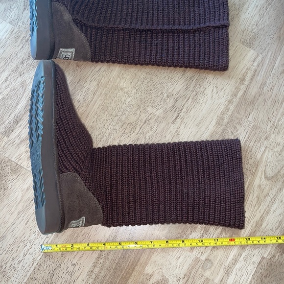 UGG Knit Boots - Picture 16 of 16